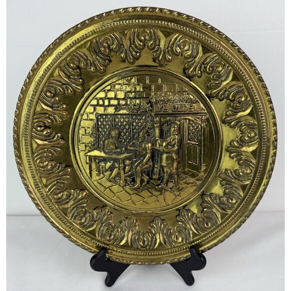Vintage Peerage English Pub Scene/Mayflower 12" Hammered Brass Plates - Set of 2 - Picture 2 of 7